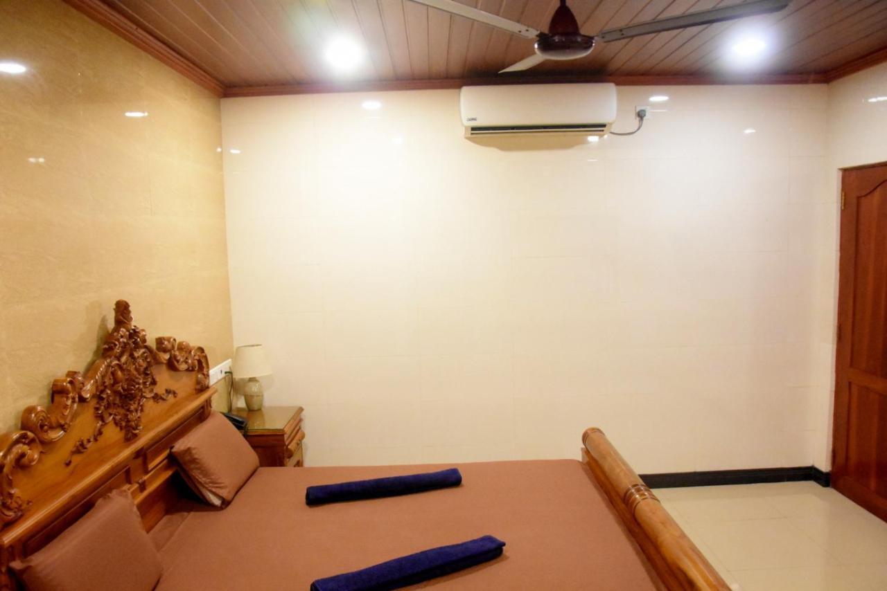 White Palace Guest house *